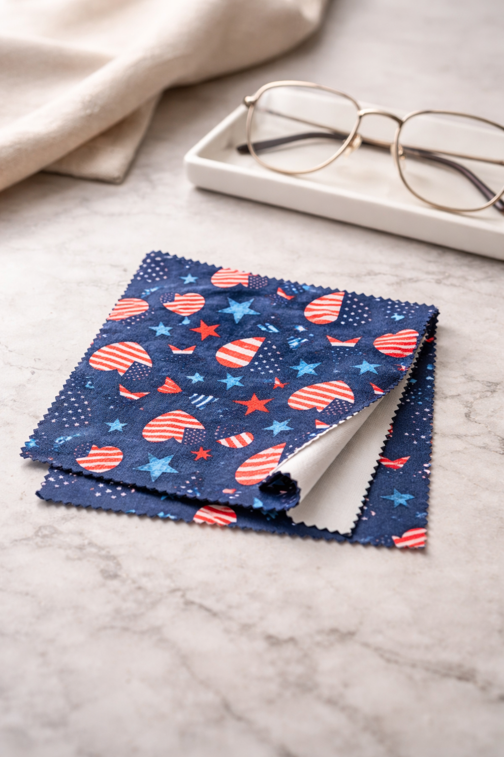 Patriotic Star Burst Glasses Cloth ⭐