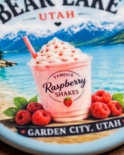 Bear Lake Utah Ornament – Garden City Famous Raspberry Shake Design